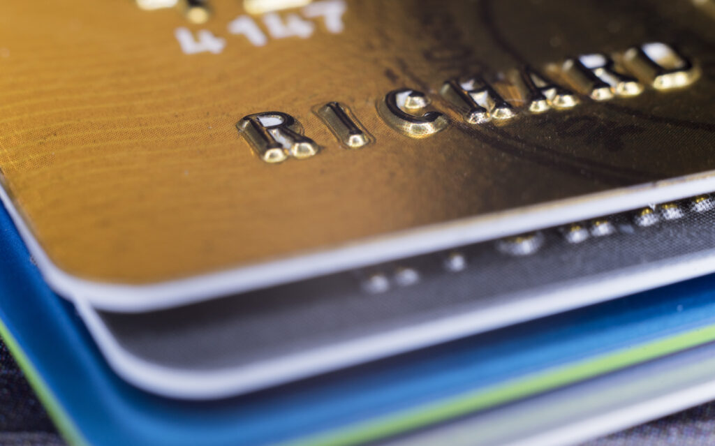cómo evitar las deudas gestionando varias tarjetas de crédito